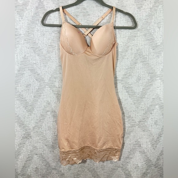 Spanx Red Hot Assets Luxe and Lean Firm Control lace slip size S - Picture 3 of 11